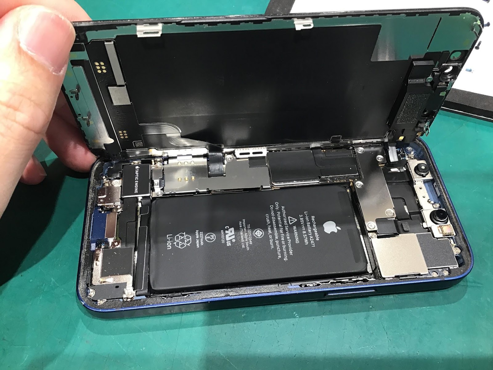 iPhone12miniのバッテリー交換ならデータそのまま・即日修理のスマホ修理工房　丸井錦糸町店へ！